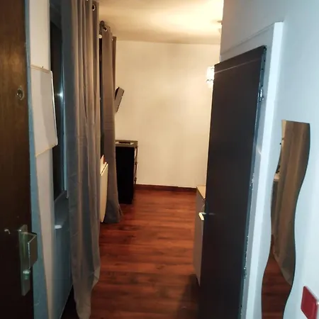 Carre D'or Apartment